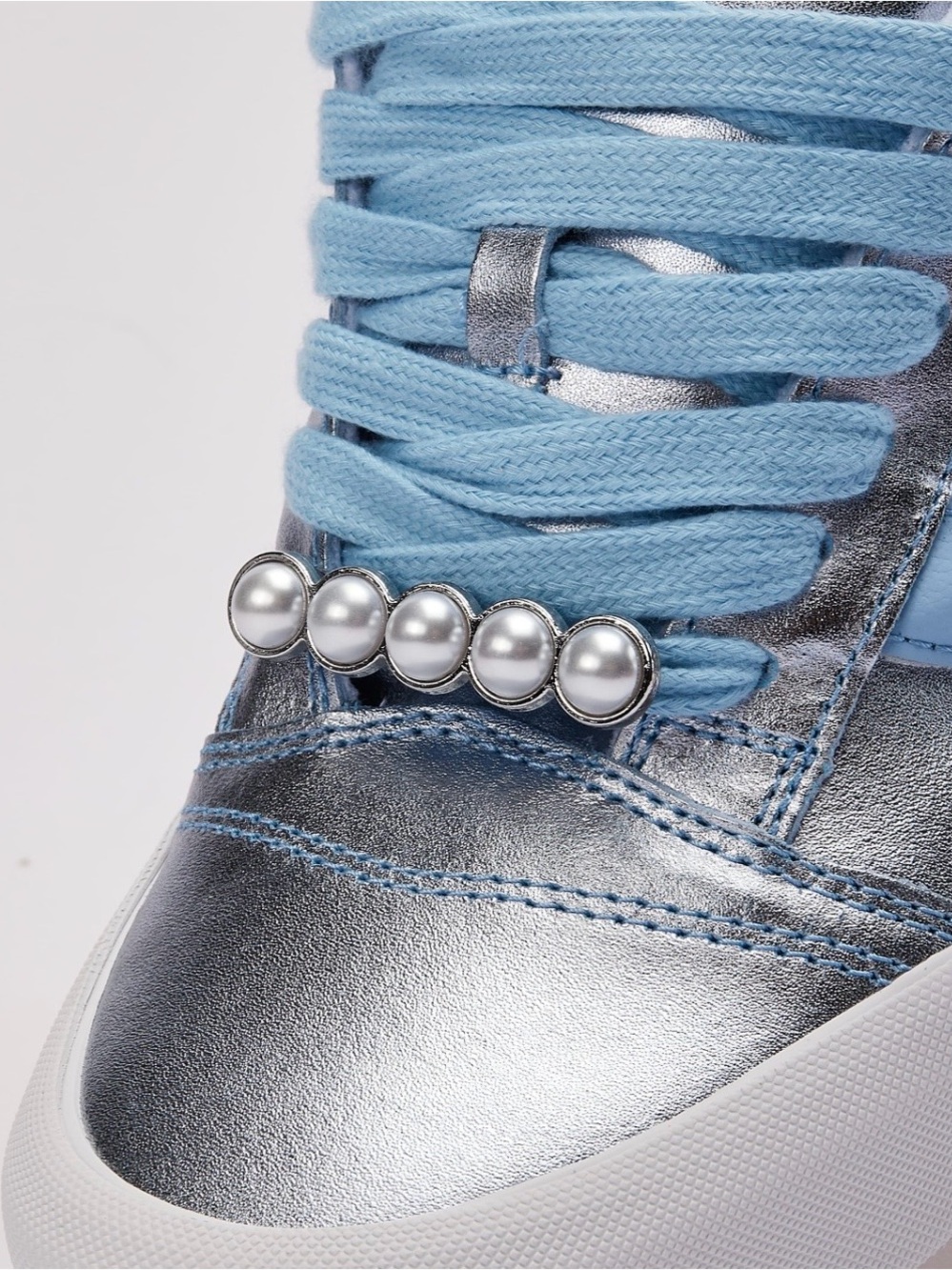Vans Knu Skool sneakers metallic silver featuring faux pearl embellishments